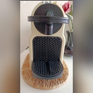 Cafetera Nespresso De'Longhi Beige