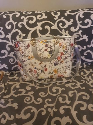 Borsa grande bianca con fiori