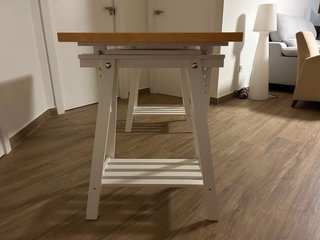Mesa de escritorio madera y metal