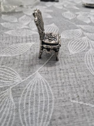 Silla decorativa de plata