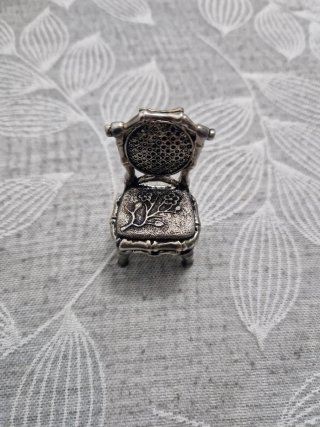 Silla decorativa de plata