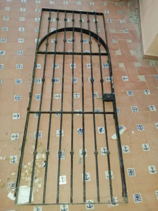 Reja de hierro forjado con arco ,92 ancho ,alt 250