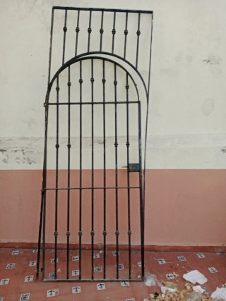 Reja de hierro forjado con arco ,92 ancho ,alt 250