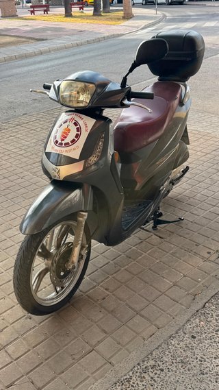 Peugeot Tweet 49