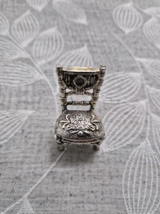 Silla decorativa de plata