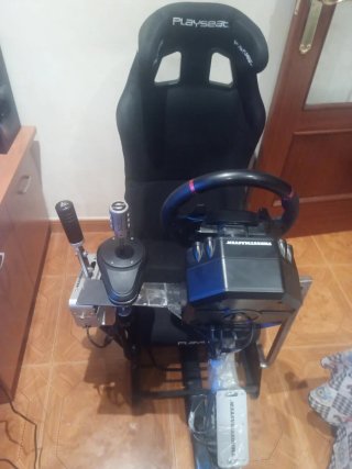 ThrustmasterT598SimuladorCompleto está en garantía