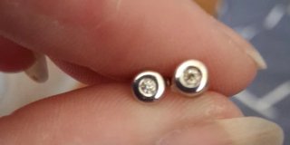 PENDIENTES ORO BLANCO 18 K. Y DIAMANTE DE 4 K.