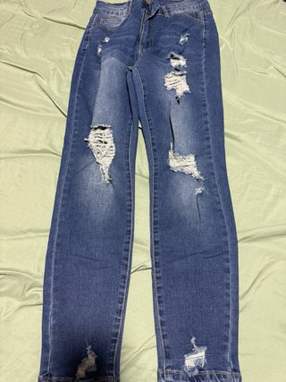 Pantalones vaqueros rotos azules los dos por 20€