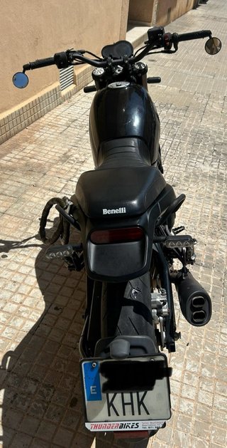 Benelli Leoncino 500 Negra