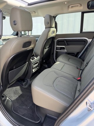Land Rover Defender 2021 110 250d