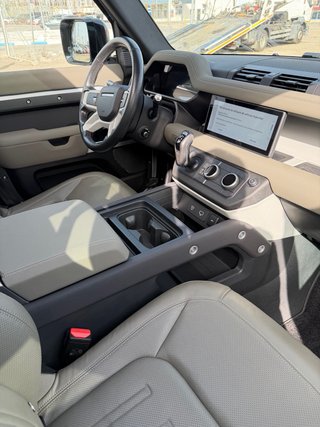 Land Rover Defender 2021 110 250d