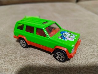 Jeep Cherokee Majorette con remolque