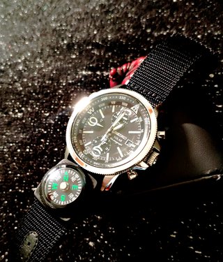 Reloj Seiko Solar Chronograph con Brújula