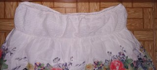 Falda corta floral blanca