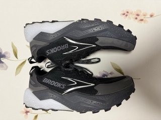 Brooks Caldera 8 Trail Running Talla 42