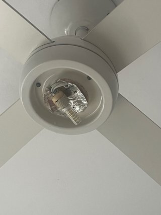 Ventilador de techo blanco