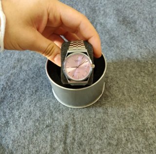 Reloj Casio plateado y dial rosa