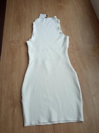 Vestido Bershka blanco roto