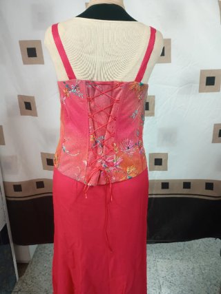 Vestido de fiesta largo rojo y multicolor