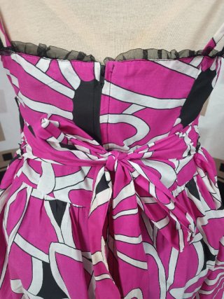 Vestido estampado floral rosa y negro