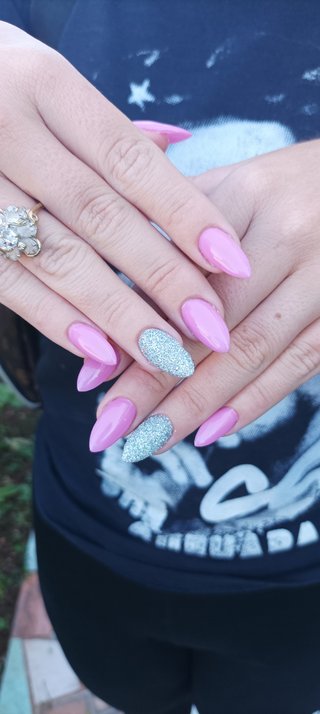 Manicura y Pedicura Profesional en tu Casa