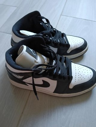 Nike Air Jordan Blancas y Negras