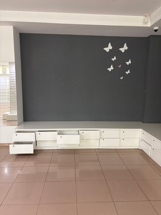 Módulos Bajos con Cajoneras para Tienda