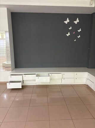 Módulos Bajos con Cajoneras para Tienda