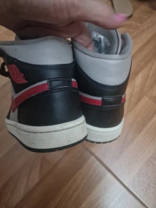 Zapatillas Air Jordan 1 Mid Gris Rojo Negro Talla