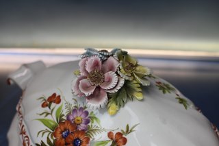 Sopera y fuente porcelana o loza Made in Italy. Pintado a mano. Vintage.