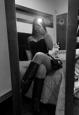 Botas altas negras elegantes