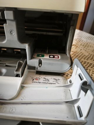 Impresora Multifunción Beige y Gris
