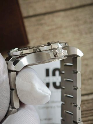 Breitling Avenger GMT 43 A32397