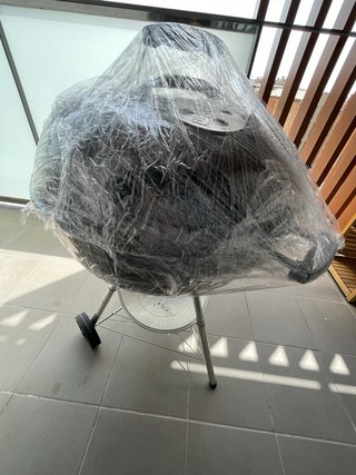 Barbacoa Weber Negra Usada en 2 ocasiones.
