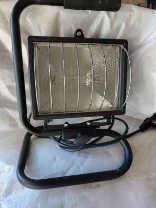 Faro LED Portatile con Protezione