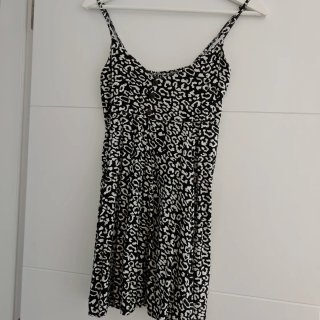Top estampado negro y blanco