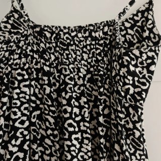 Top estampado negro y blanco