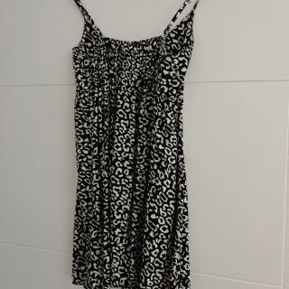 Top estampado negro y blanco