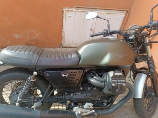 Moto Guzzi V7 Rough Verde Scuro