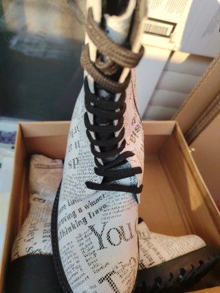Botines blancos y negros casi nuevos