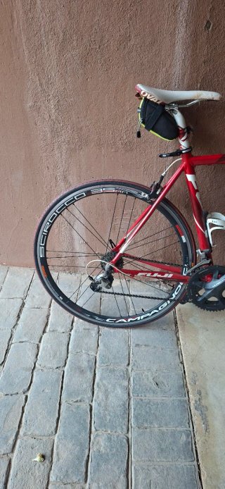 Bicicleta de carretera Fuji Talla M Roja