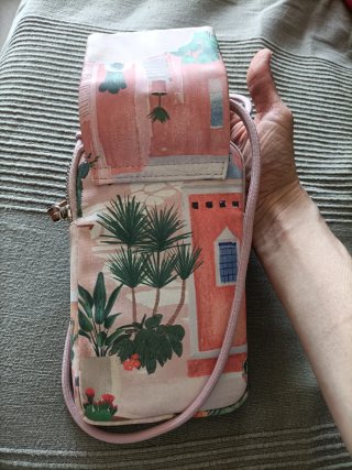 Portamóvil Parfois estampado