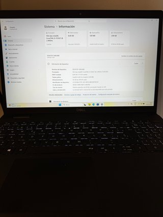 Portátil Latitude 3520 i5 8GB 256GB SSD
