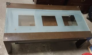 Mesa de centro de madera y cristal