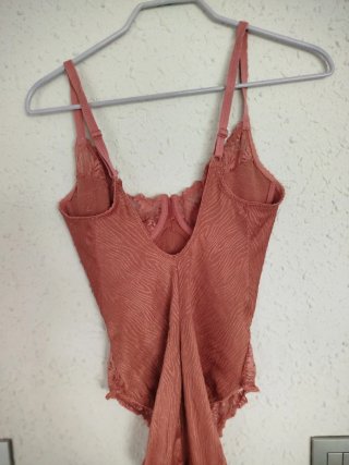 Body rosa encaje, talla L