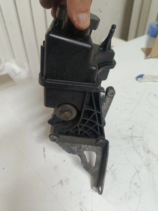 Bomba Dirección Asistida Mercedes W212