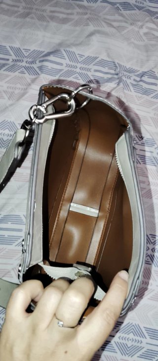 Bolso Parfois Beige con Tachuelas Plateadas