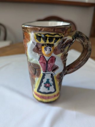Tazza ceramica sarda decorata donna