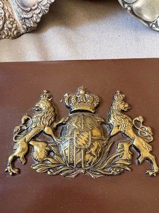 Caja cigarrera inglesa con escudo