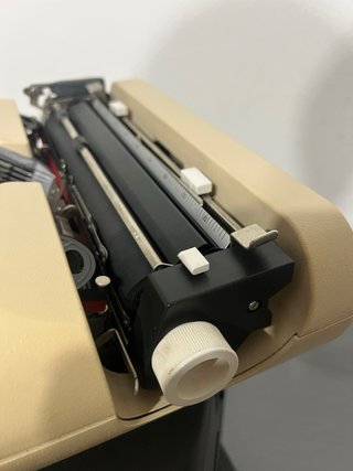 Macchina da scrivere Olivetti Lettera 35